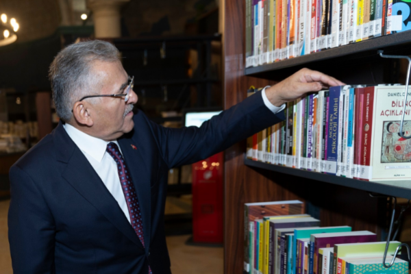 Büyükkılıç’tan Kayseri’nin kültür ve edebiyatına katkı