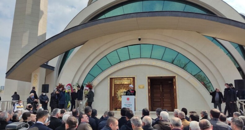 Diyanet İşleri Başkanı Ali Erbaş: Ülkemizde 90 bin camide minareler yükselmektedir