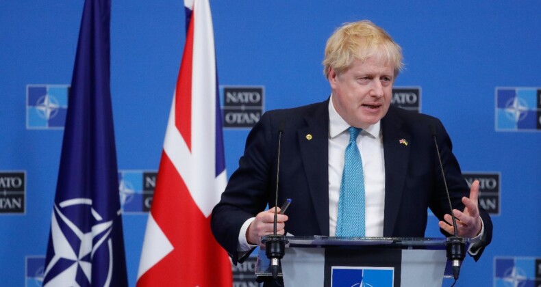 Johnson: Ukrayna’ya ‘ölümcül yardımlar’a devam edeceğiz