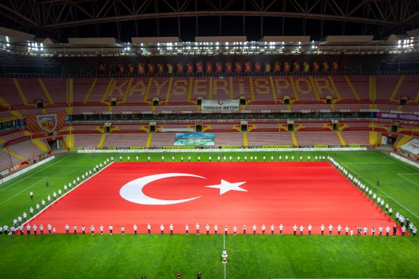 Türkiye-İtalya maçını Enea Jorgji yönetecek 