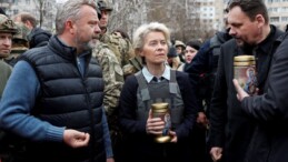 AB liderleri Leyen ve Borrell, Ukrayna’nın Buça kentini ziyaret etti