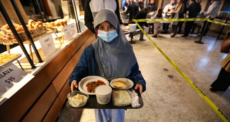 ABD’de Müslümanlar, ilk iftarlarını yaptı