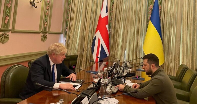 Boris Johnson, Kiev’de Vladimir Zelensky ile bir araya geldi