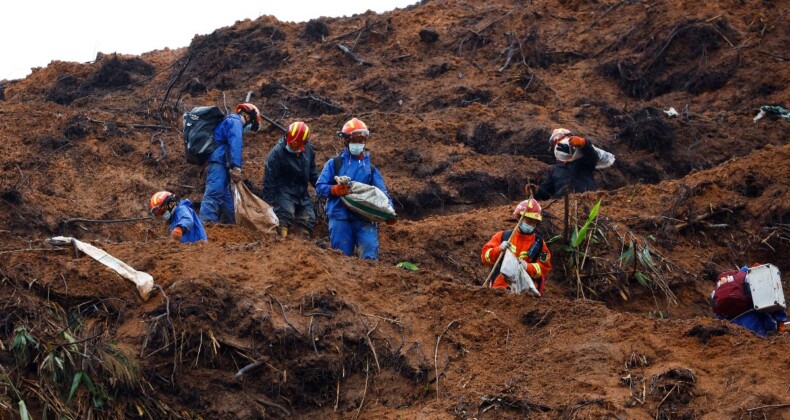 Çin’de 132 kişiyi taşıyan uçağın düştüğü bölgeyle ilgili kazı kararı