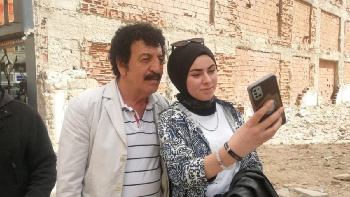 Elazığlı ‘Müslüm Gürses’e memleketinde yoğun ilgi