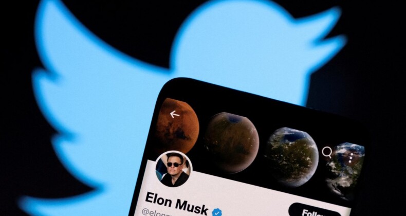 Elon Musk Twitter’ı satın aldı