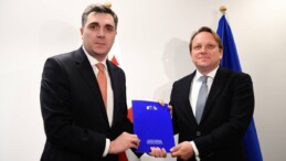 Gürcistan ve Moldova’nın AB’ye üyelik süreçleri başladı