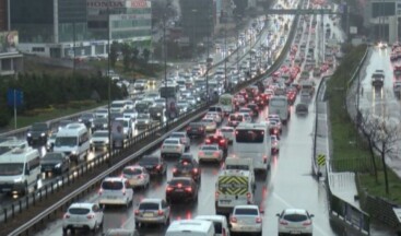 İstanbul’da yağış sonrası trafik yoğunluğu