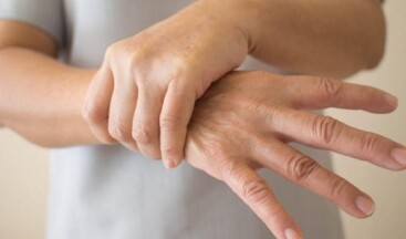 İstirahat halindeyken titreme geliyorsa, Parkinson belirtisi olabilir