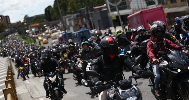 Kolombiya’da motosikletçiler güvenlik önlemlerine karşı eylem düzenledi