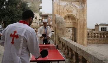 Mardin’de imam ile kilise görevlisi, masa tenisi oynadı