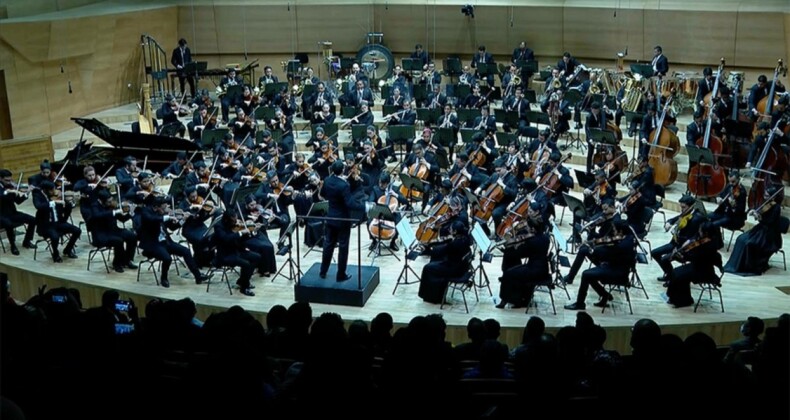 Orquesta Sinfonica Simon Bolivar konseri
