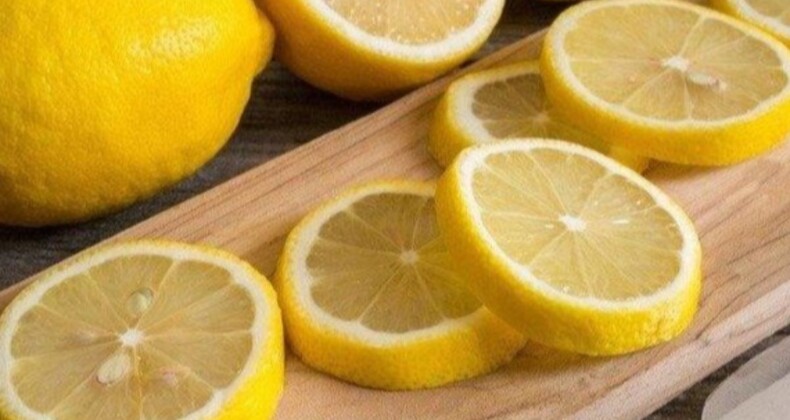 Oruç bozmadan ağrıyı kesiyor! Limonu ensenize sürerseniz…