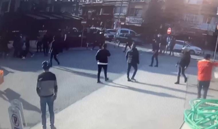 Pendik’te caddede silahlı kavga; 2 yaralı