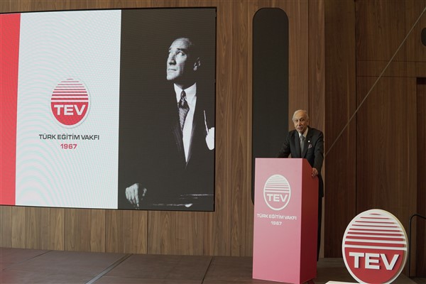 TEV, ‘Üstün Muvaffakiyet Bursu’ ile öğrencilerin hayallerine dokunuyor