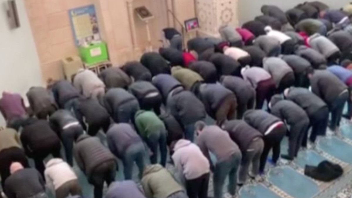 Ukraynalılar Ramazan ayının ilk cuma namazını kıldı