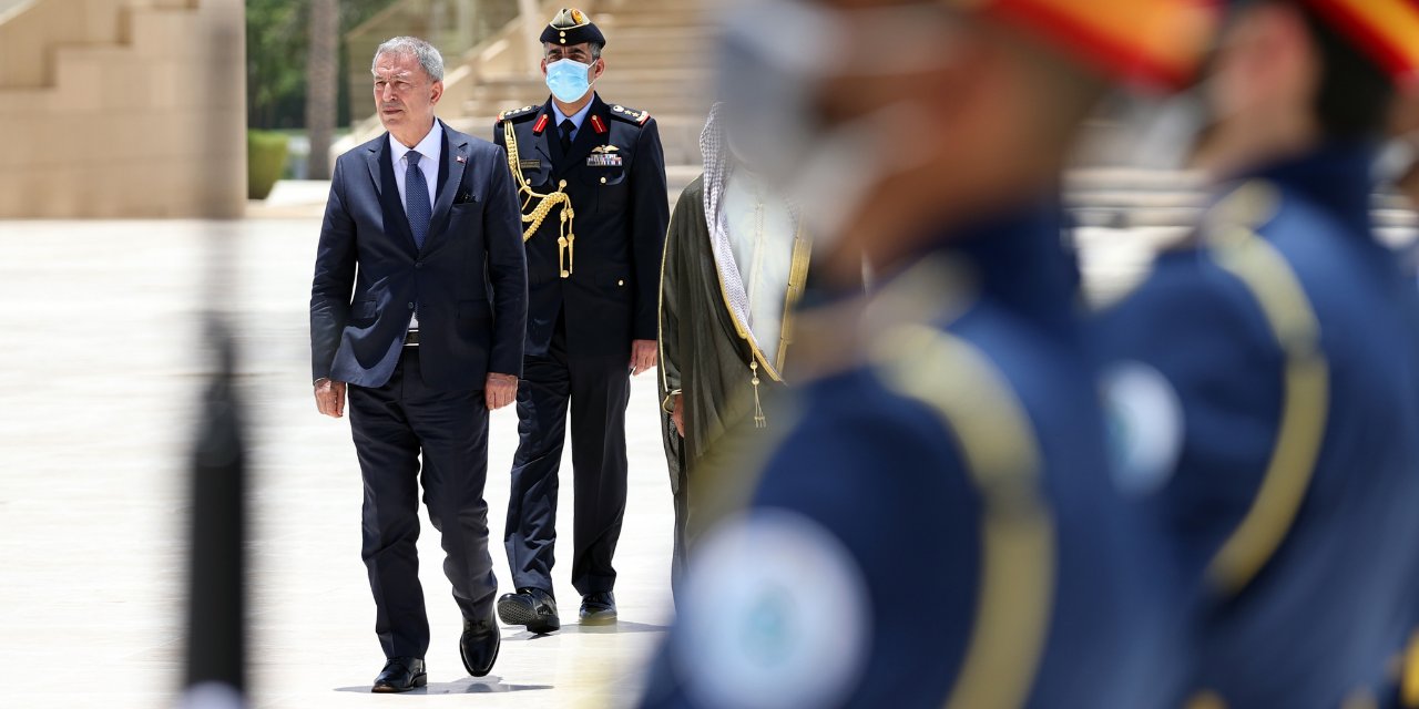 15 yıl sonra ilk: Bakan Akar BAE’de