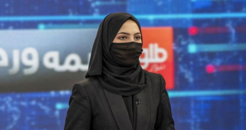 Afganistan’da kadın spikerler ekrana burkayla çıktı