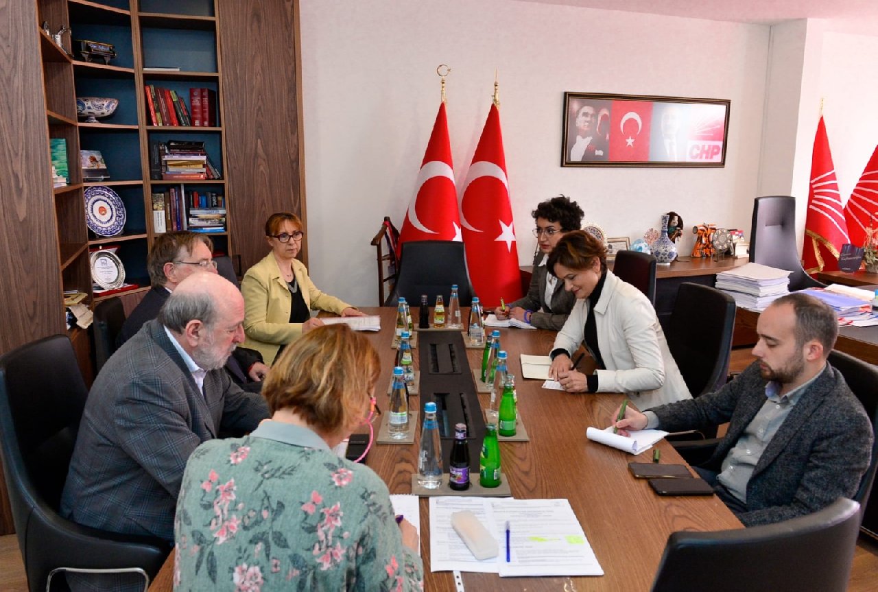 AKPM Türkiye raportörlerinden Kaftancıoğlu’na destek