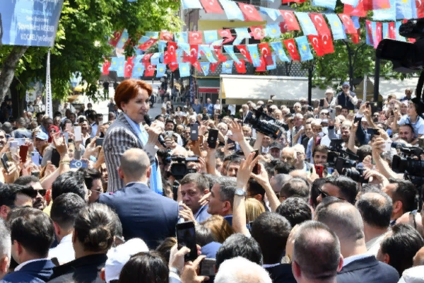 Akşener: “Biz kimseyi yuhalamıyoruz, bu harami düzeni ele ele verip beraber yıkıyoruz”