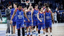 Anadolu Efes, final için Olympiakos karşısında