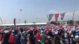 Atatürk Havalimanı yolunda trafik yoğunluğu