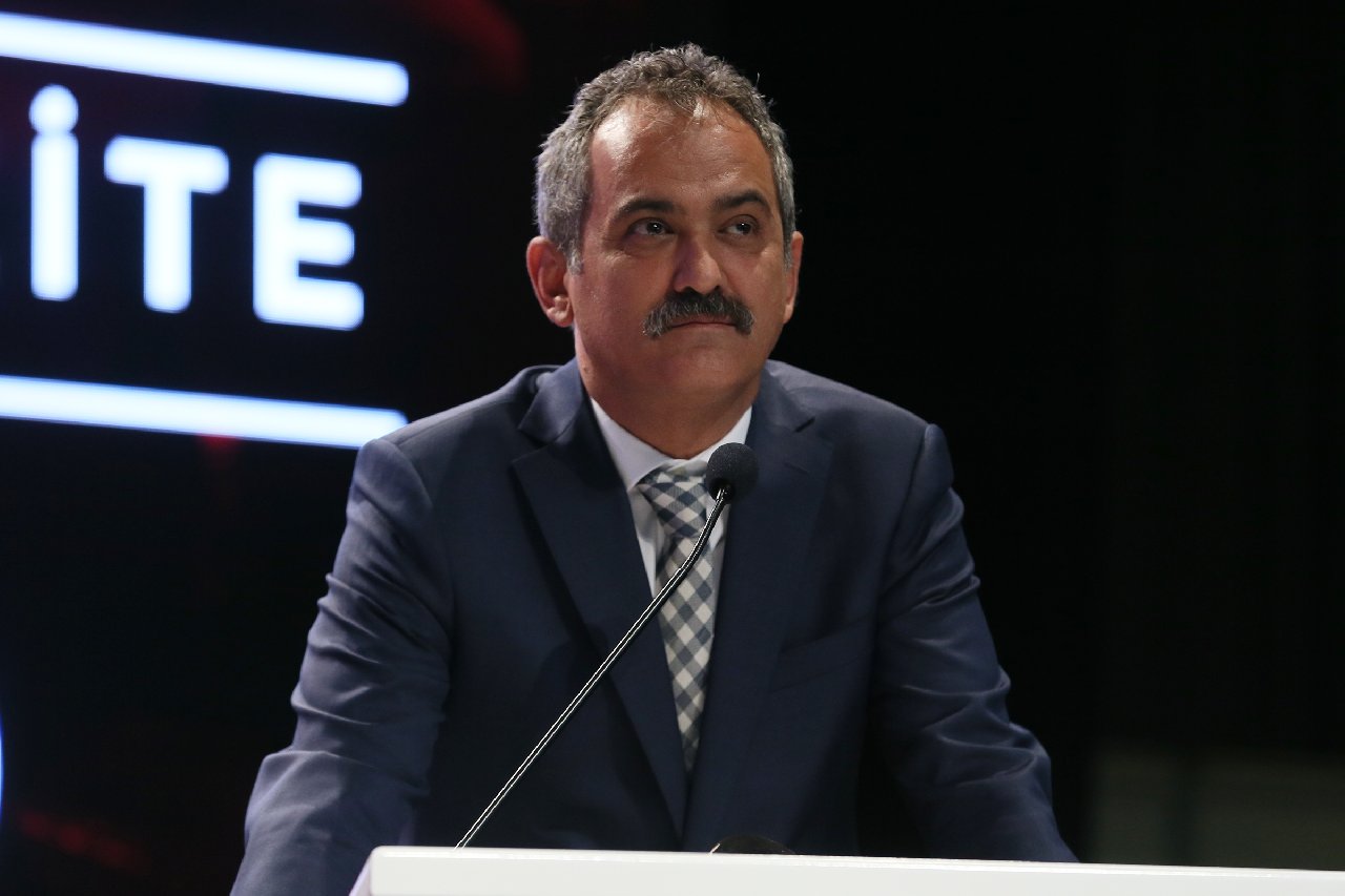 Bakan Özer: 7,5 aydan beri eğitimi bir gün bile kesintiye uğratmadık