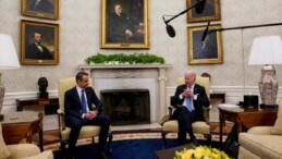 Biden ve Miçotakis Beyaz Saray’da bir araya geldi