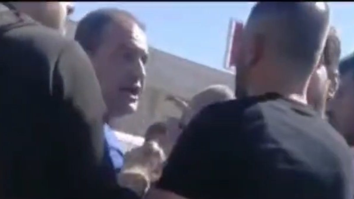 Bursa’da sürücülerin sinyal verme kavgası kamerada