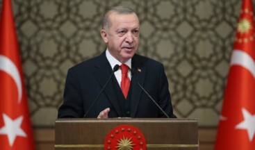 Cumhurbaşkanı Erdoğan Gölcük Tersanesi’ndeki törende konuşuyor