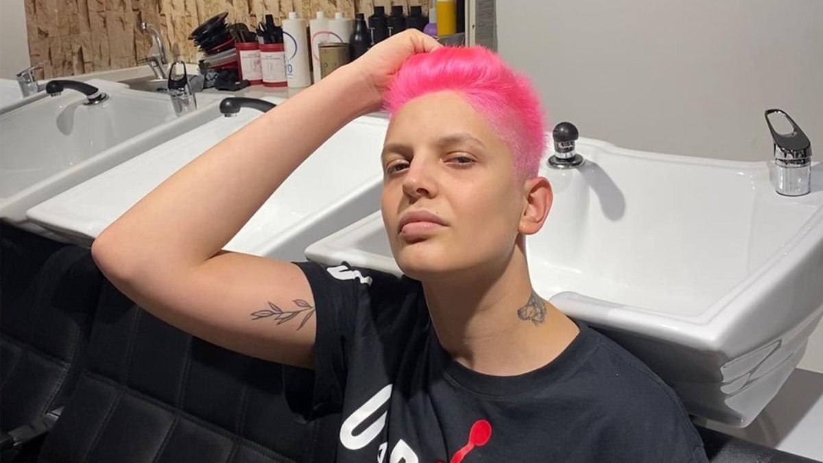 ‘Dişil enerjiyle uyanıldı’ dedi, Ebrar Karakurt’un makyajlı hali görenleri şaşırttı!