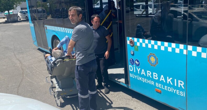 Diyarbakır’da otobüste fenalaştı: Sürücü hastaneye yetiştirdi