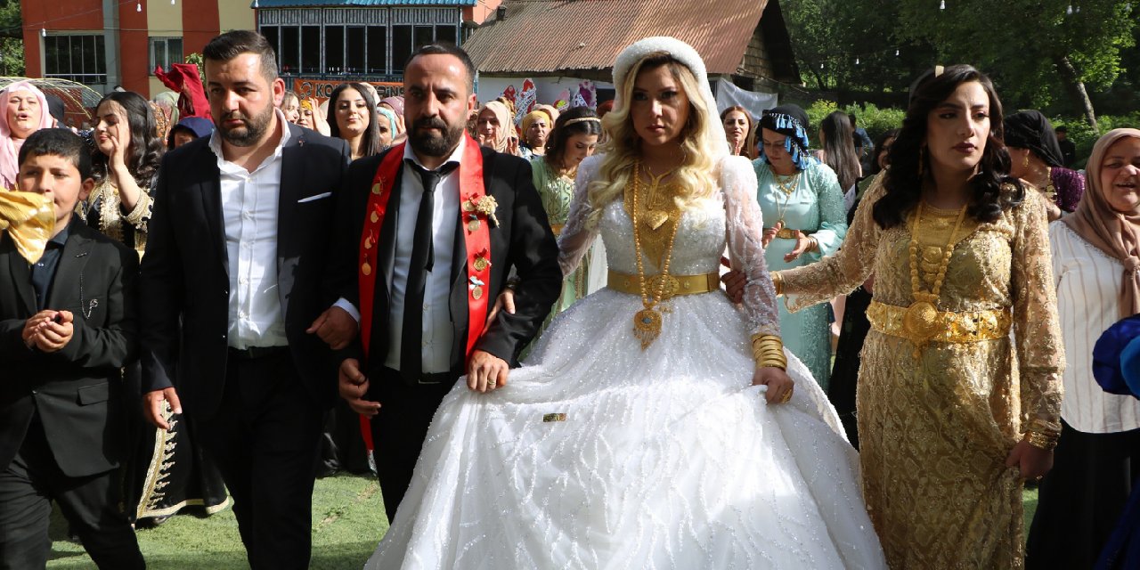 Düğünde geline 2,5 kilo altın