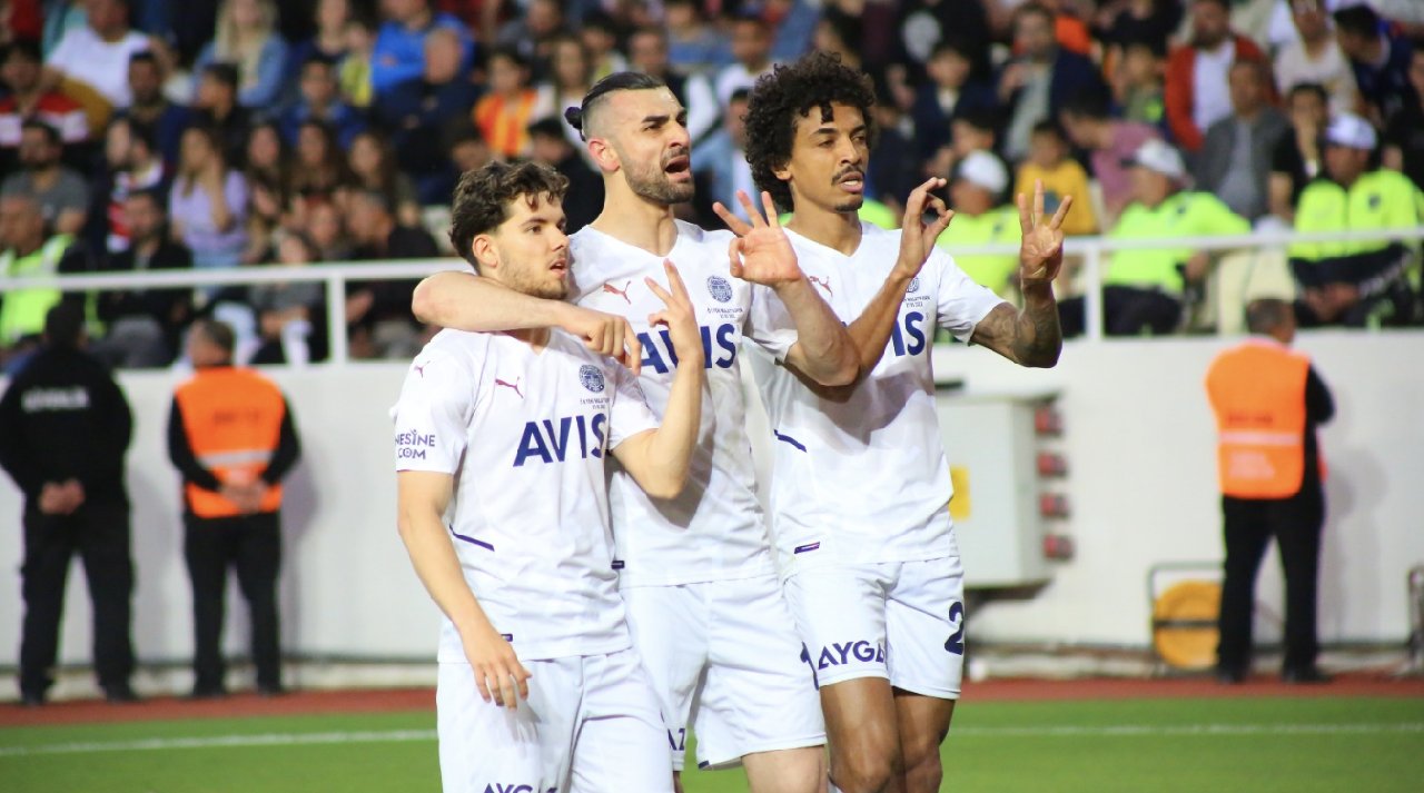 Fenerbahçe Devler Ligi biletini 5 golle kaptı