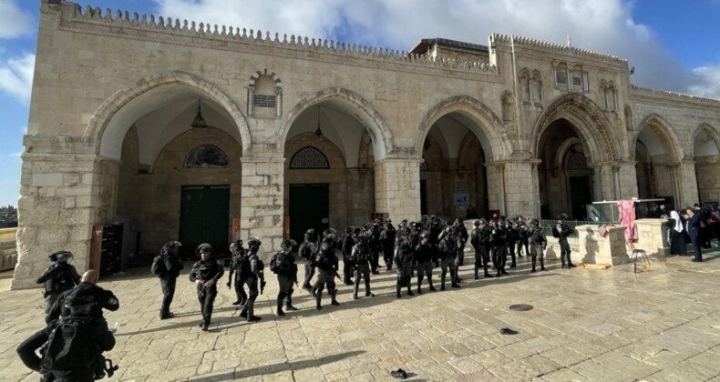 İsrail mahkemesi, Yahudilerin Mescid-i Aksa’da yüksek sesle ibadetine onay verdi