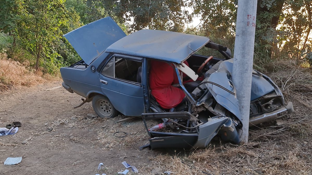 İzmir’de çalıntı araçla kaza: 2 çocuk ağır yaralı