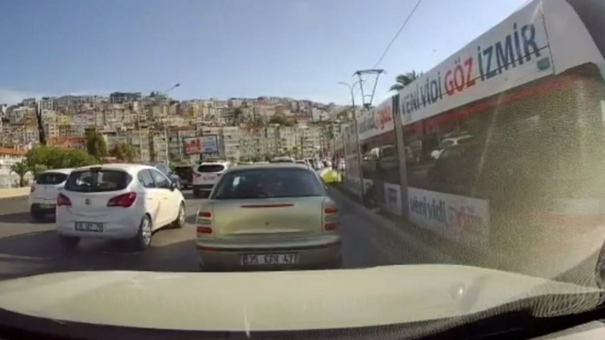 İzmir’de küçük kız, sahile gitmek isterken tramvayın altında kaldı