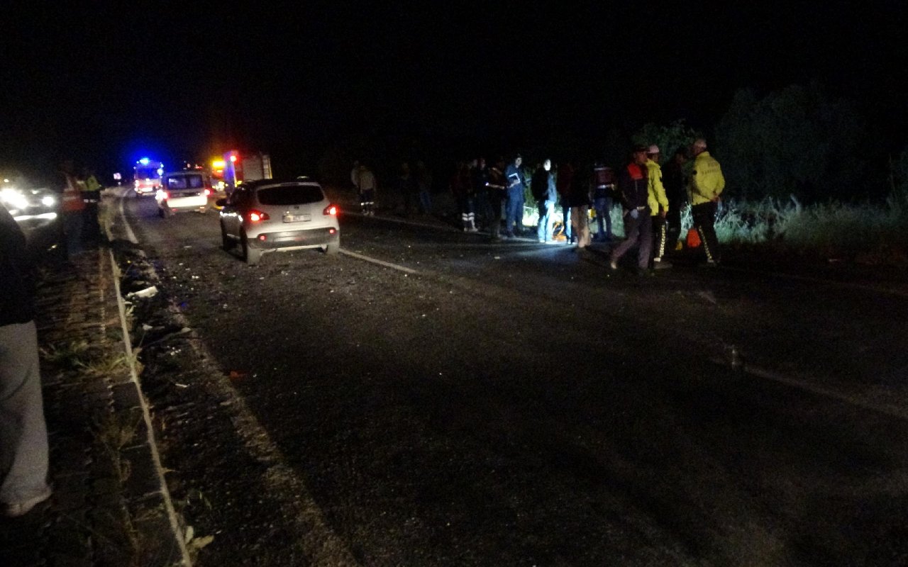 Kaza geliyorum demedi! Ters yöne giren sürücü 2 kişiyi öldürdü