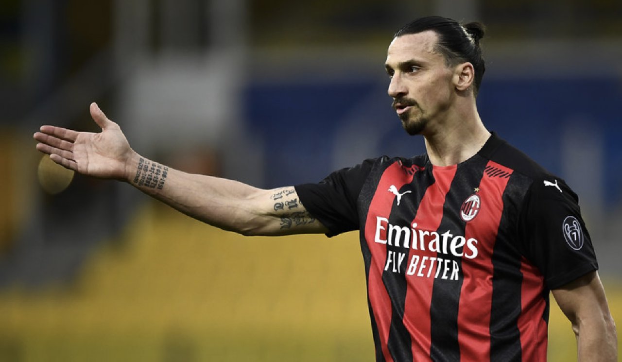 Kendinden geçen Ibrahimovic otobüsün camını kırdı