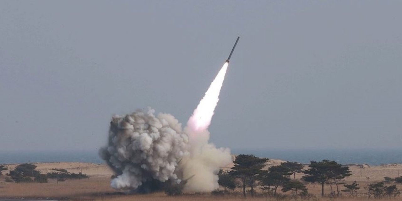 Kuzey Kore Biden’ı üç balistik füzeyle uğurladı