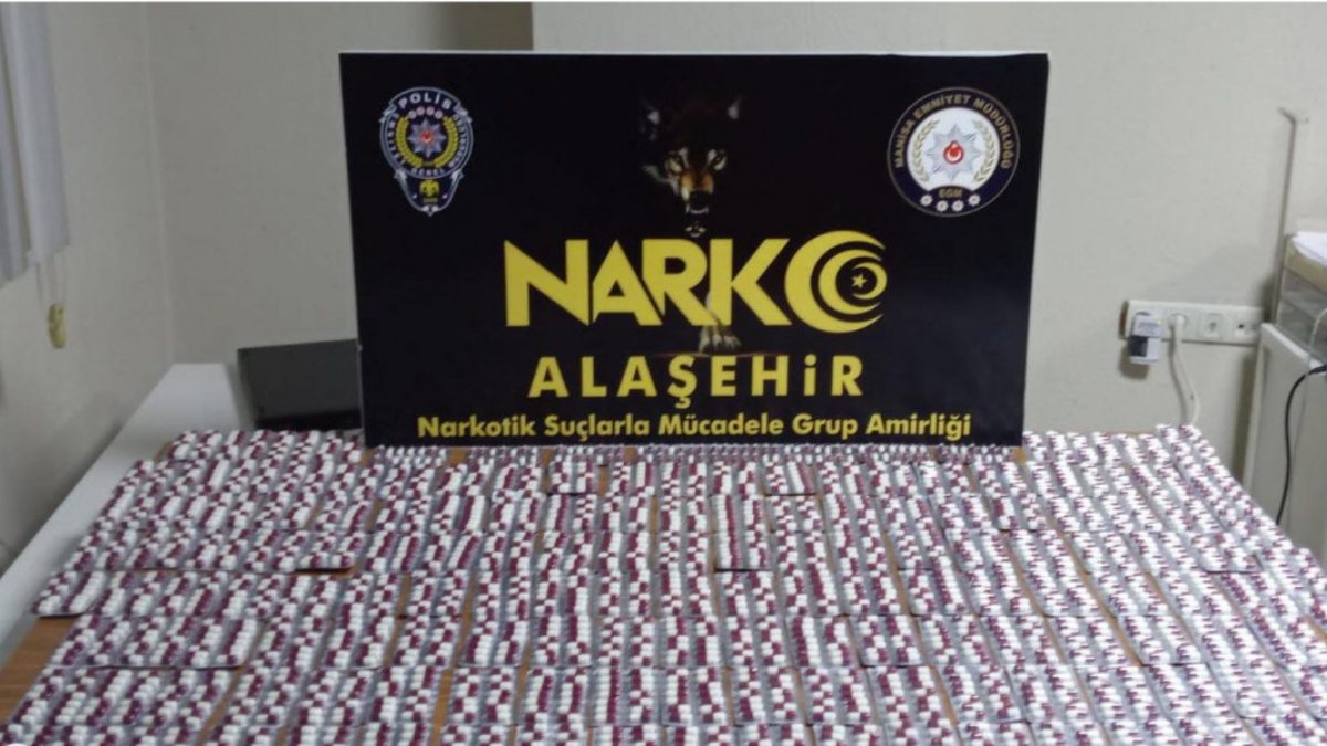 Manisa’da eczacının evinde 2 bin 72 sentetik bulundu