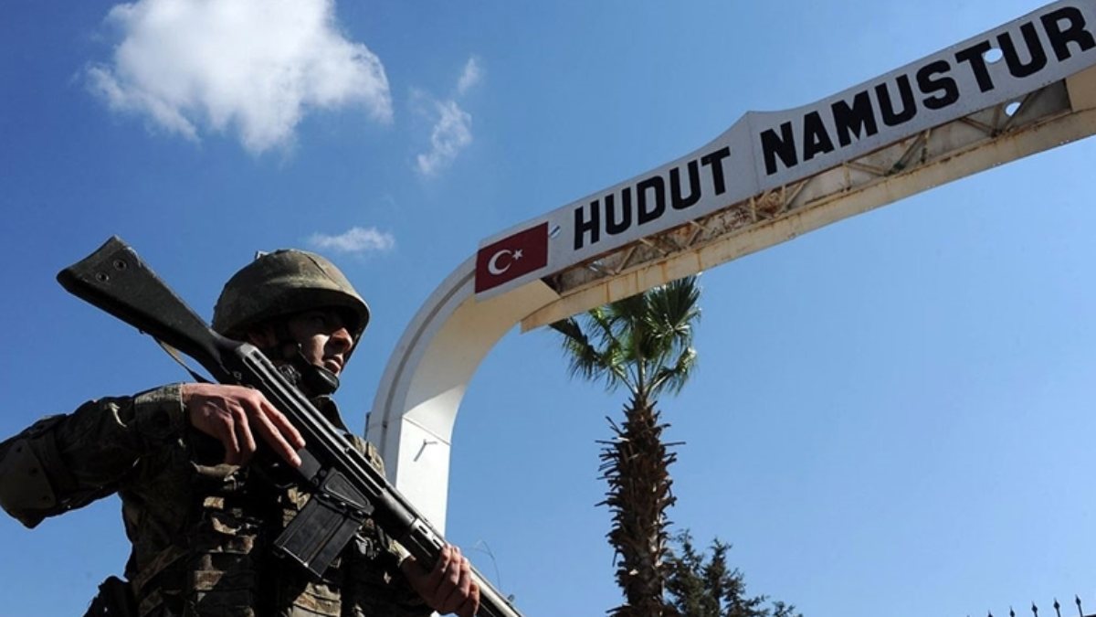 MSB: Yunanistan’a yasa dışı geçmeye çalışan 25 kişi yakalandı