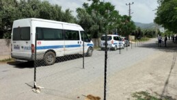 Osmaniye’de kendisine miras kaldığını söyleyip yolu kapattı