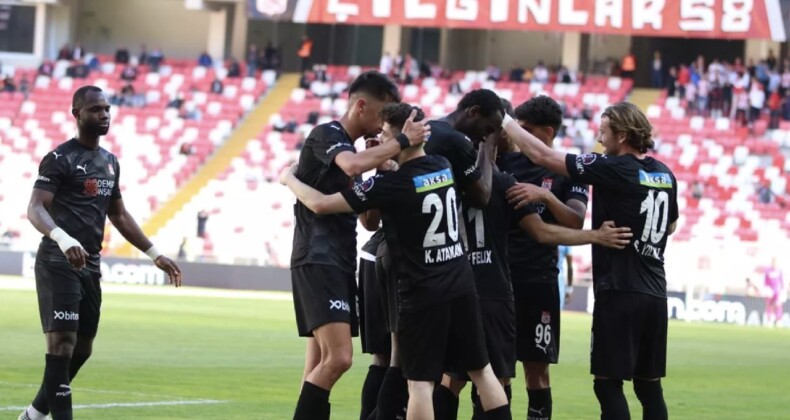 Sivasspor sezonu 3 puanla tamamladı