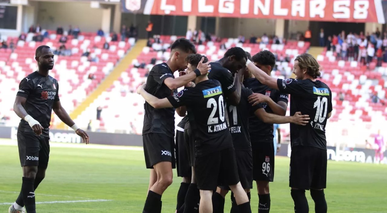 Sivasspor sezonu 3 puanla tamamladı