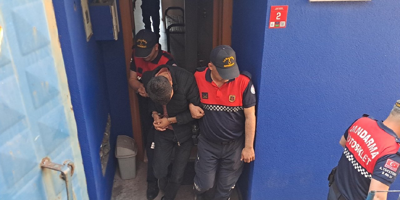 Telefon dolandırıcıları altınlarla yakalandı