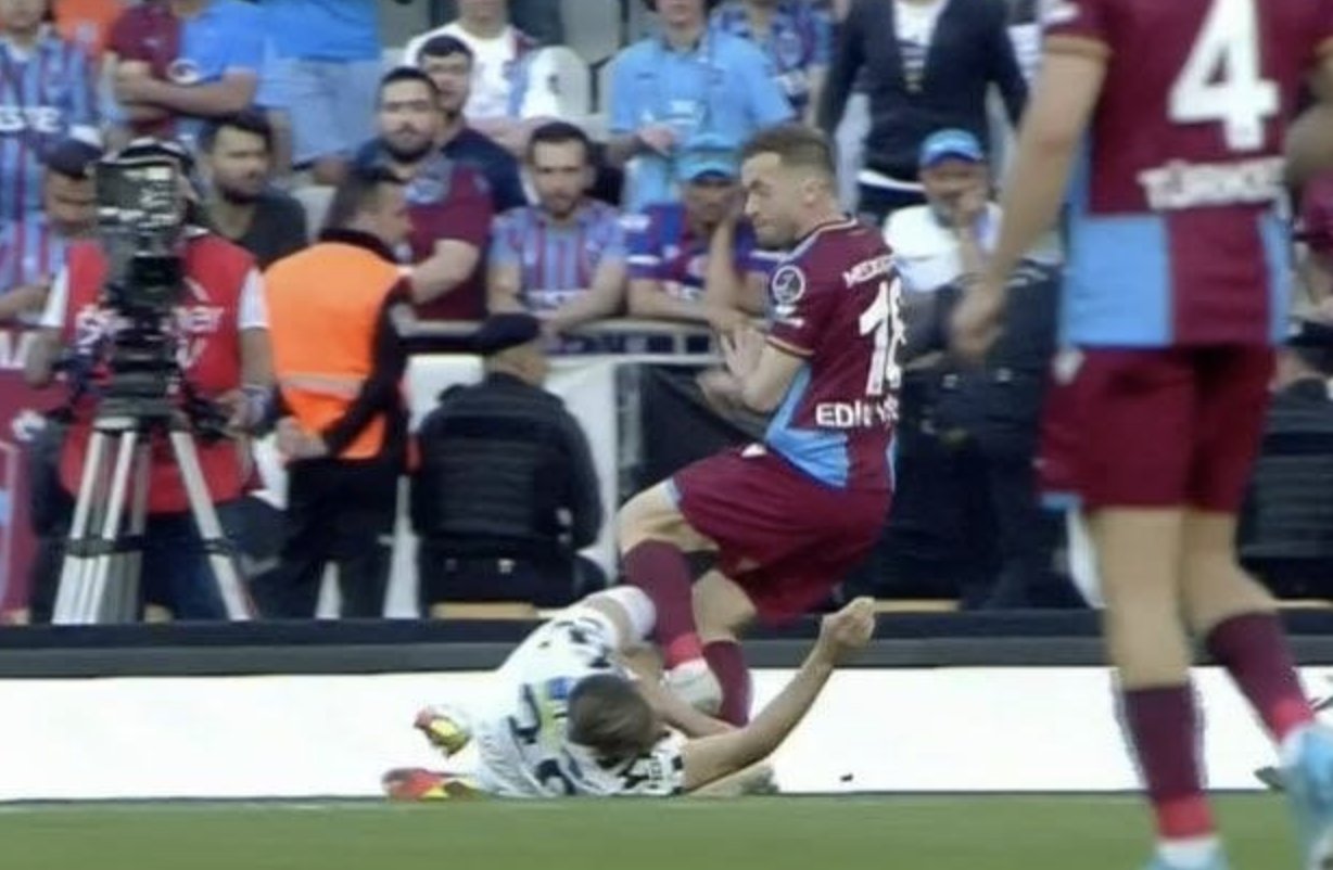 Trabzonspor – Altay maçında penaltı kararı