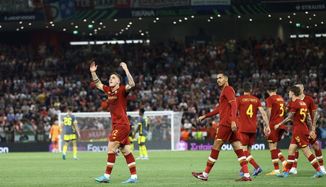 UEFA Avrupa Konferans Ligi’nin ilk şampiyonu Roma