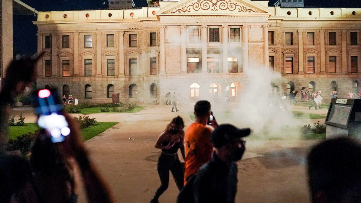 ABD’de kürtaj kararı sonrası yapılan eylemlere polisten sert müdahale