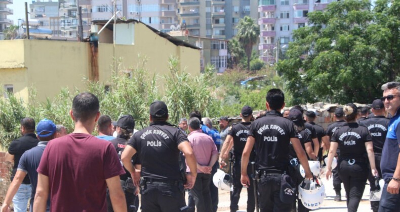 Adana’da, gece kondu yıkımında gerginlik çıktı